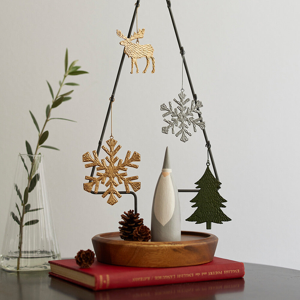 Japanese Wooden Santa Figurines – Minimalist Scandinavian Style Christmas Decoration