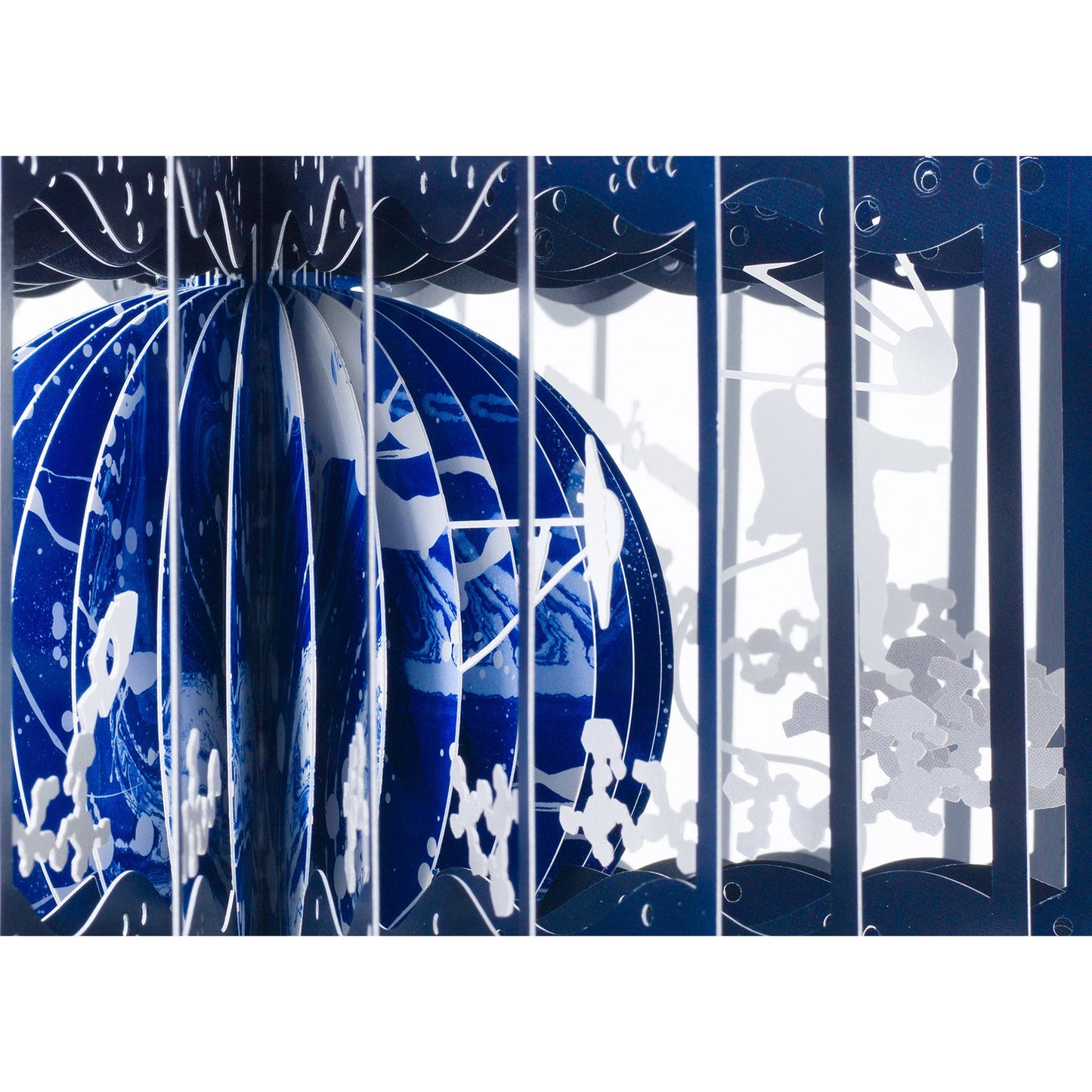 360° Book Earth and the Moon