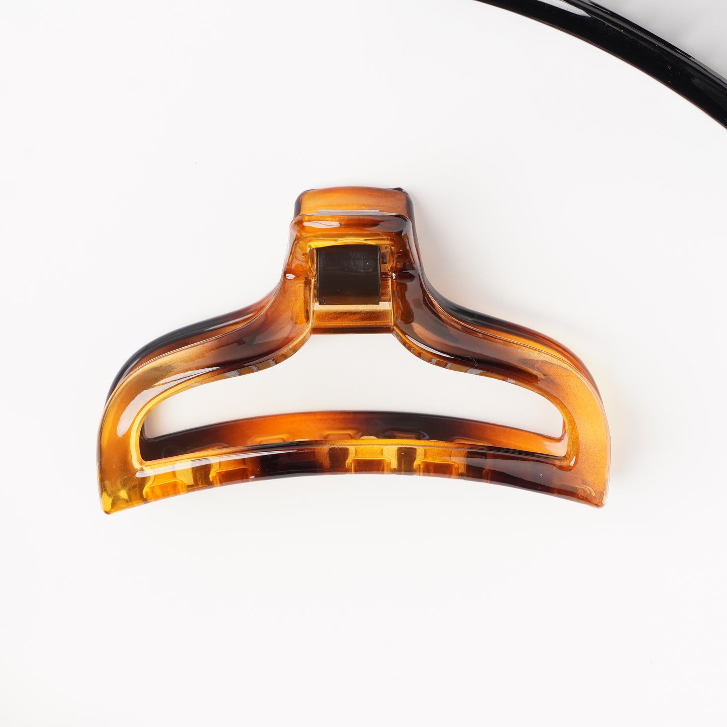 Meatal-Free Basic Hair Claw Clip