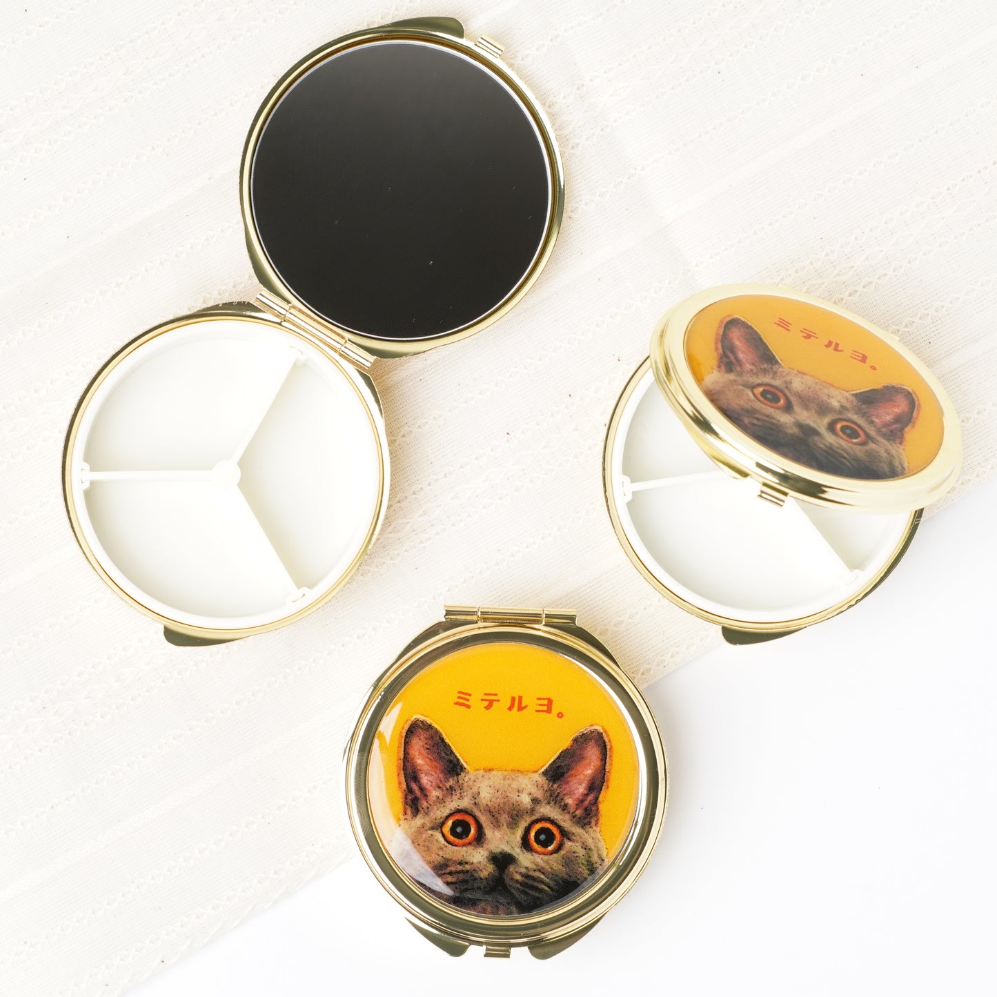 Cat Accessory Case with Mirror