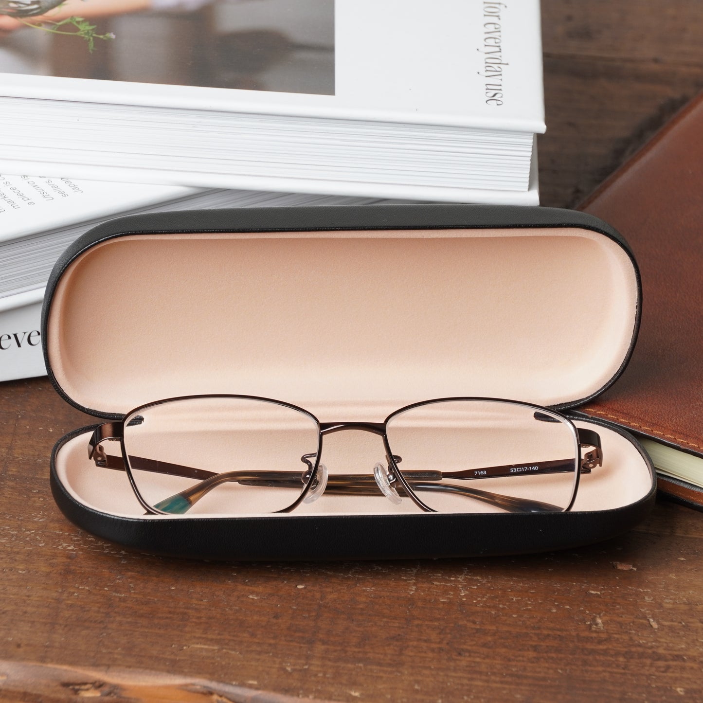 Animal Glasses Case Chameleon
