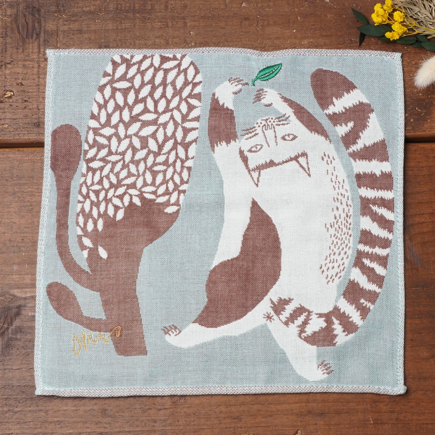 Hand towel cat