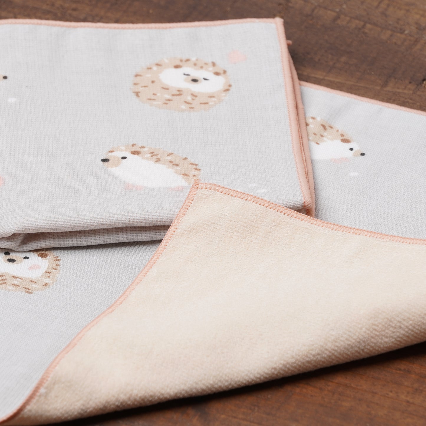 Hand towel hedgehog