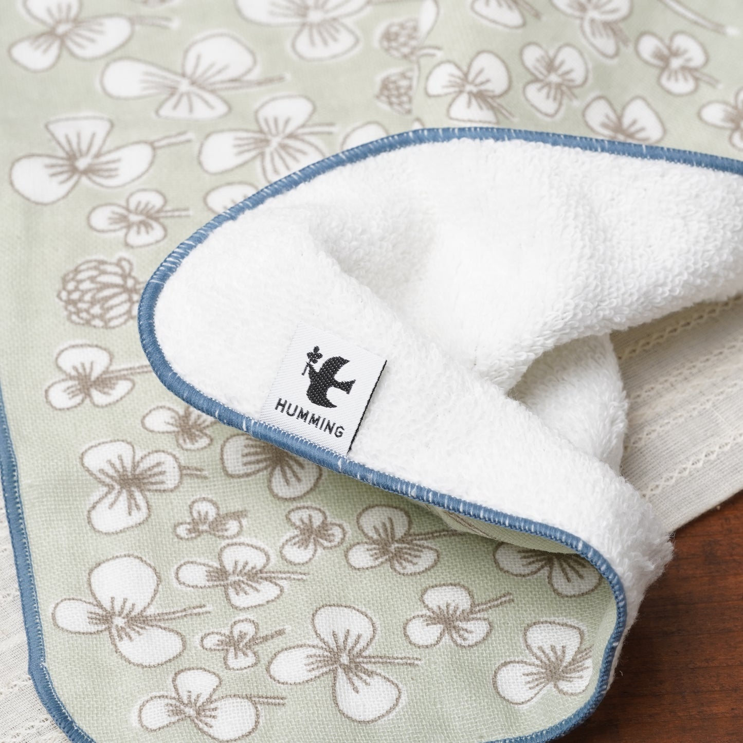 HUMMING Japanese Towel Handkerchief – Clover Pattern Mini Towel