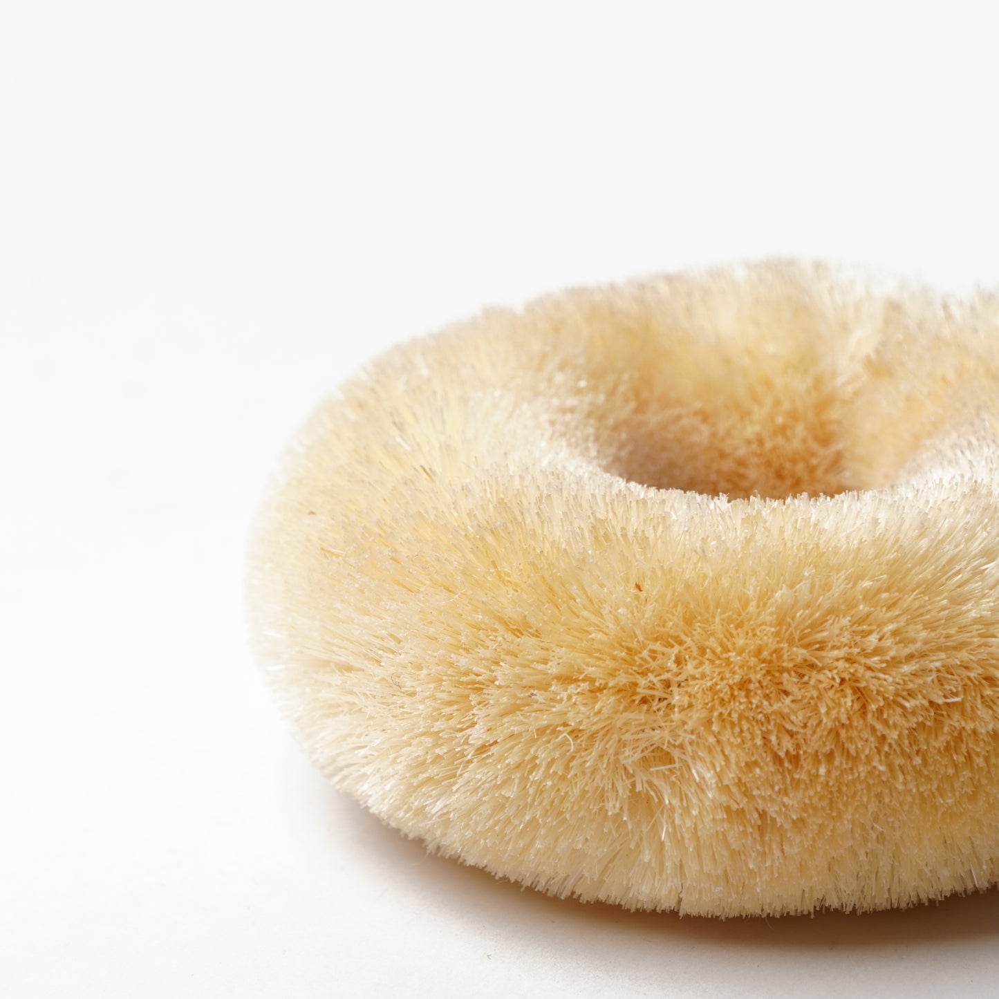 Kamenoko Tawashi White Scrubbing Brush Small