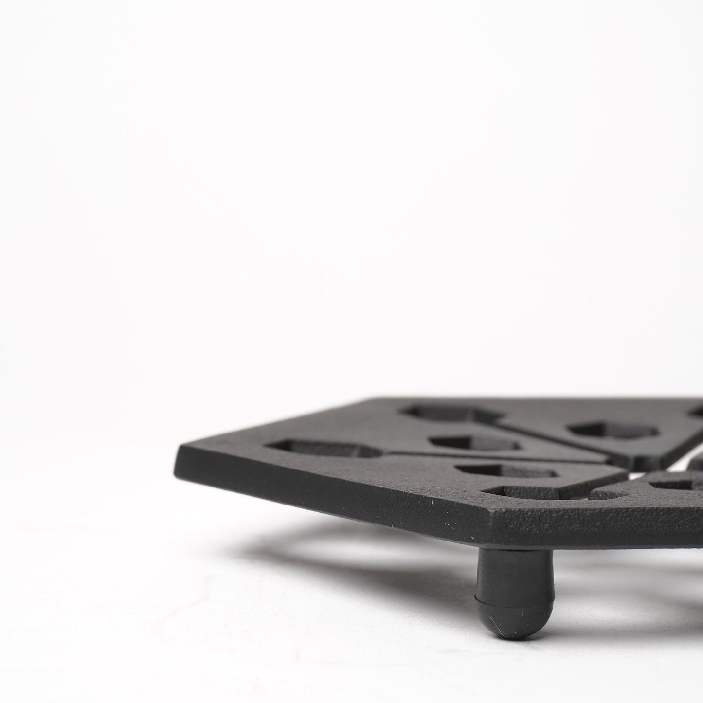 Kamasada Nanbutekki Iron Trivet