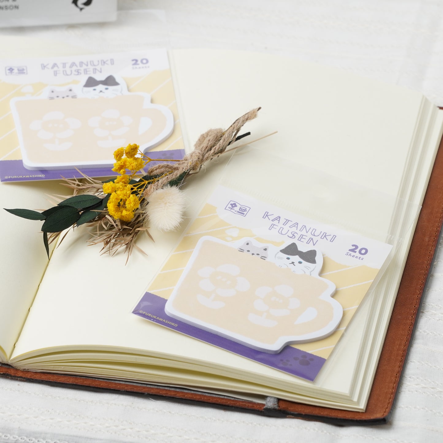 Watashi Biyori Die-Cut Sticky Notes - Cat