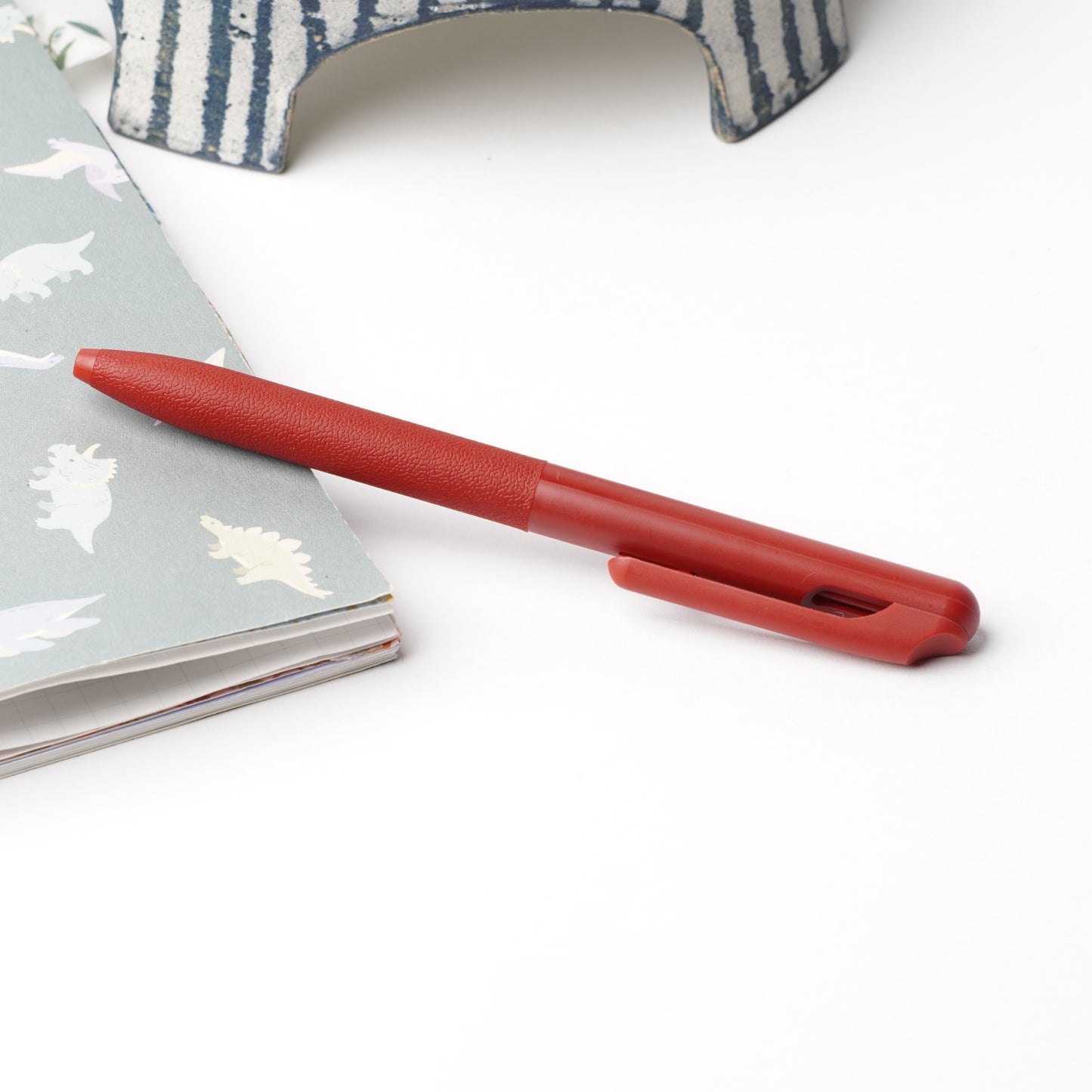 Pentel Calme Oil-Based Ballpoint Pen 0.5mm Red Ink