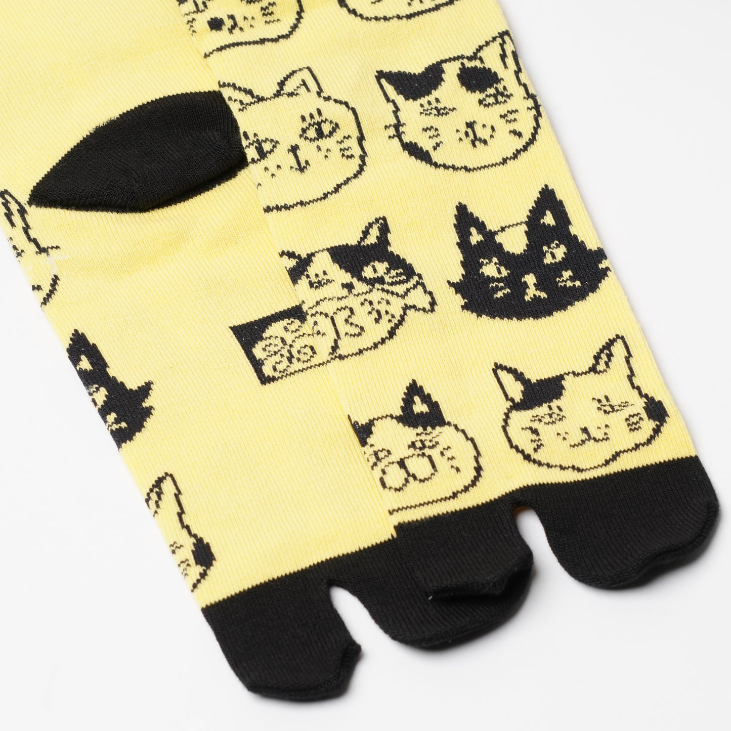 KAYA Cat Face Tabi Socks 25–28cm
