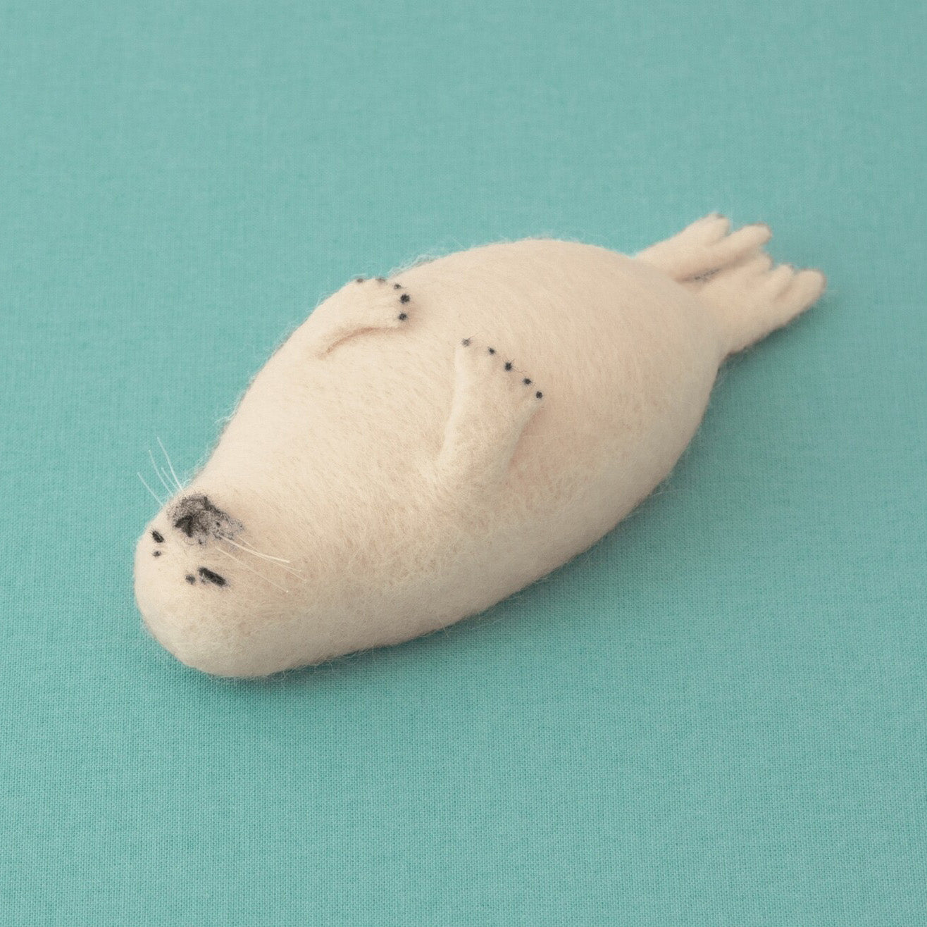 Needle Felting Kit Seal – DIY Wool Animal Craft