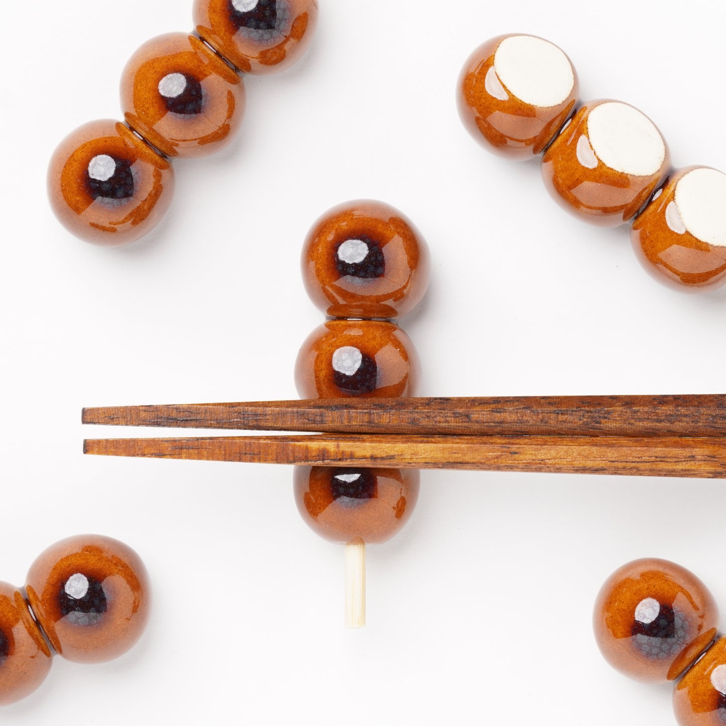Ihoshiro Kiln Chopstick Rest – Mitarashi Dango Dumpling