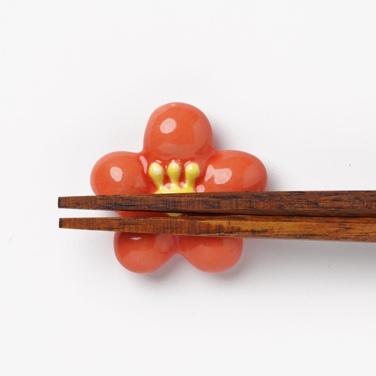 Ihoshiro Kiln Chopstick Rest – Plum Blossom (Ume) Design