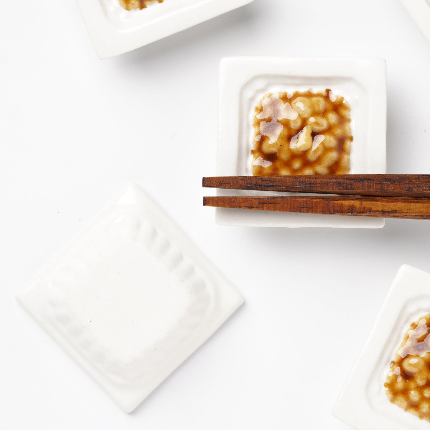 Ihoshiro Kiln Chopstick Rest – Natto Motif