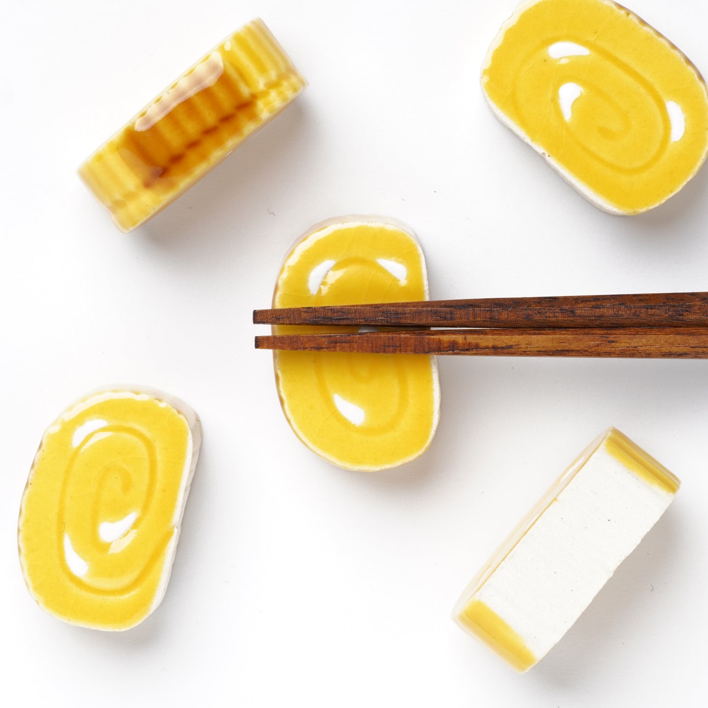 Ihoshiro Kiln Chopstick Rest – Tamagoyaki Japanese Omelette