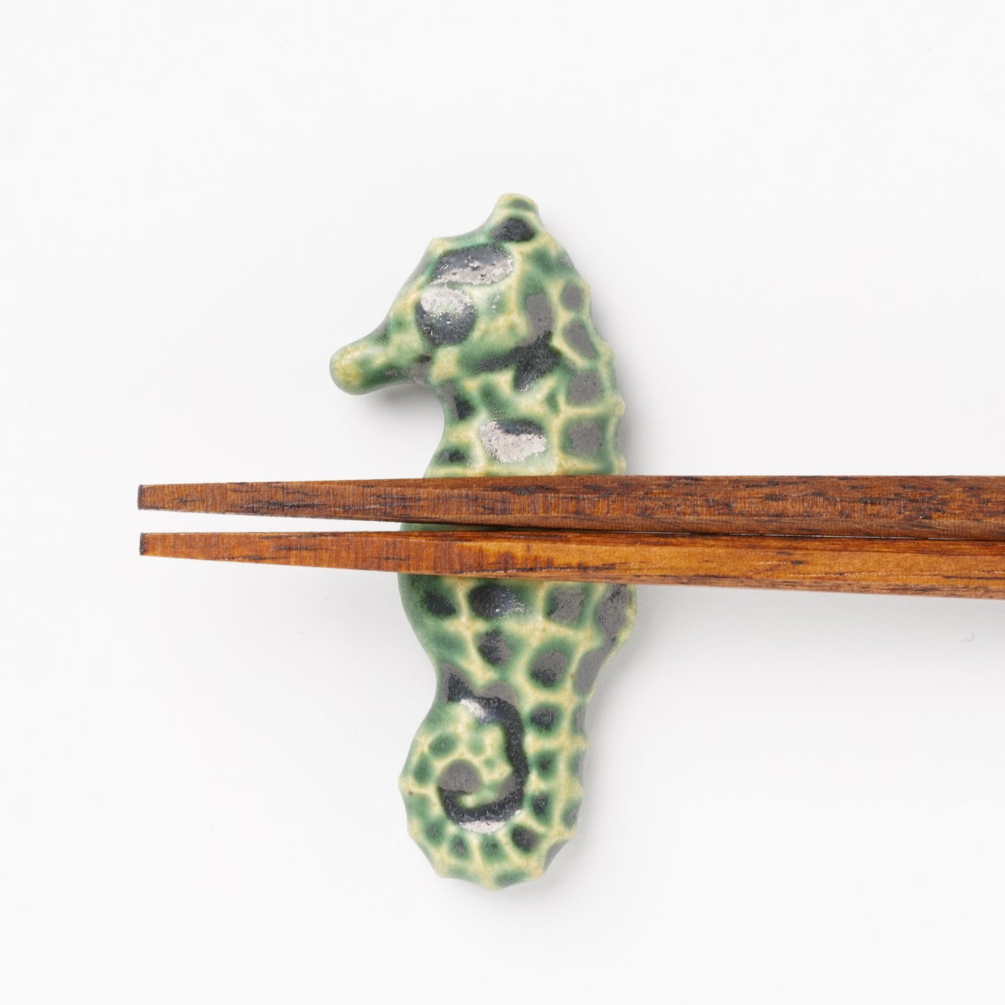 Ihoshiro Kiln Chopstick Rest – Seahorse Motif