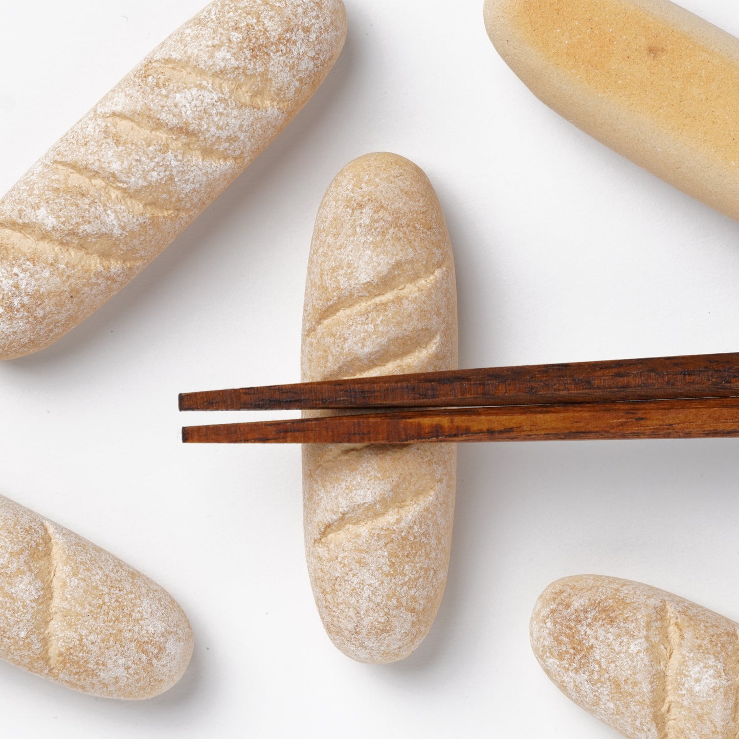Ihoshiro Kiln Chopstick Rest – German Bread (Weizenmischbrot)