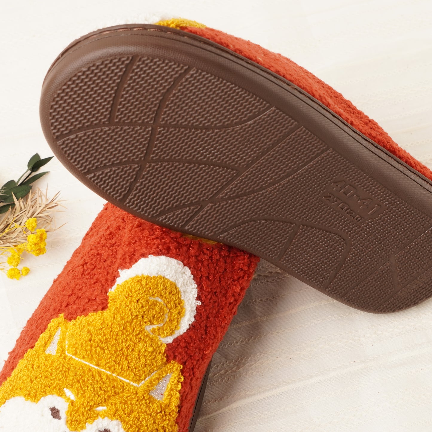 Shibajirikun Red Dog Slippers – Cozy Kawaii Indoor Shoes, Fuzzy Warm House Slippers from Japan