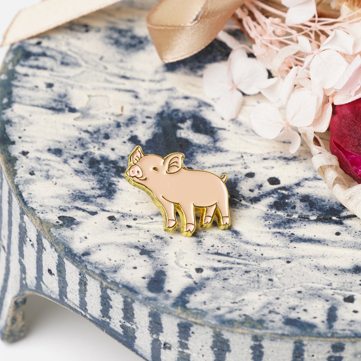 Pig Enamel Pin – Cute Farm Animal Badge for Backpacks & Gifts