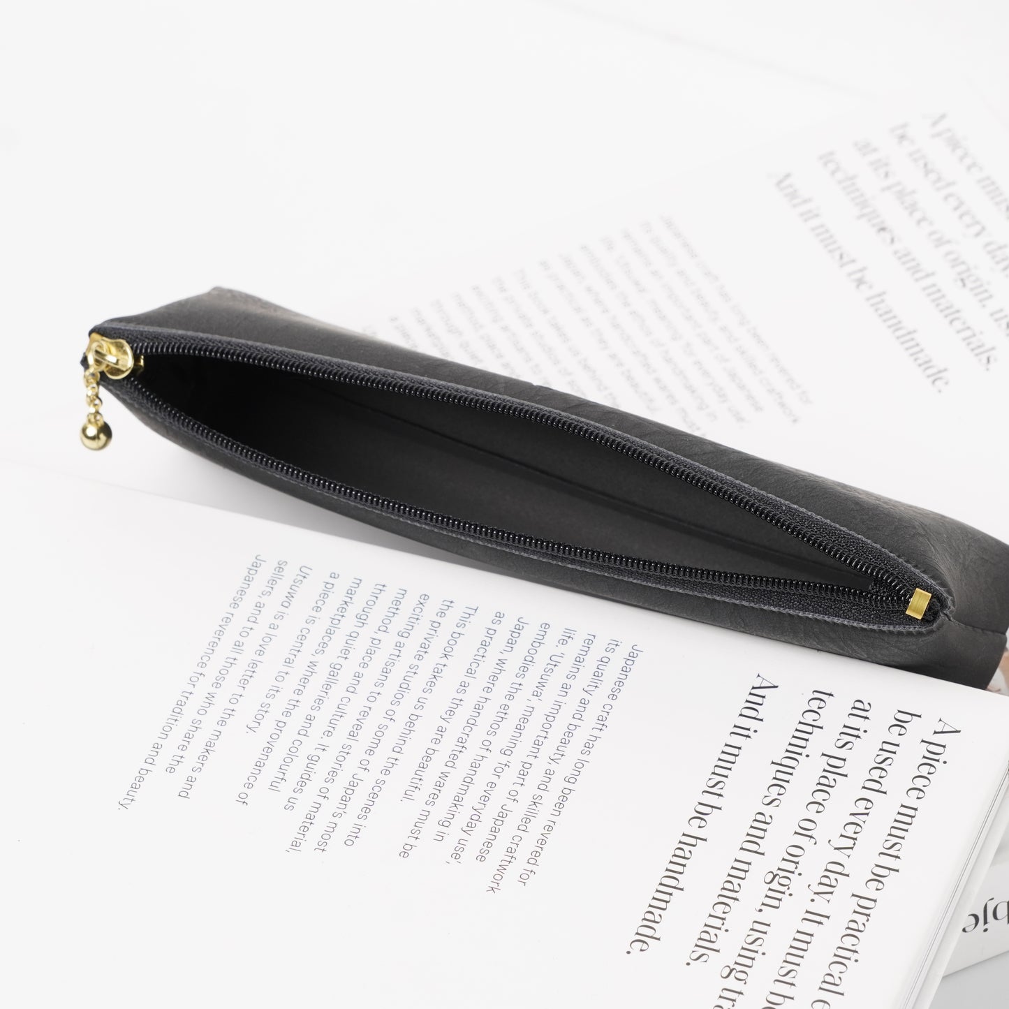 EL COMMUN One-Point Pen Case