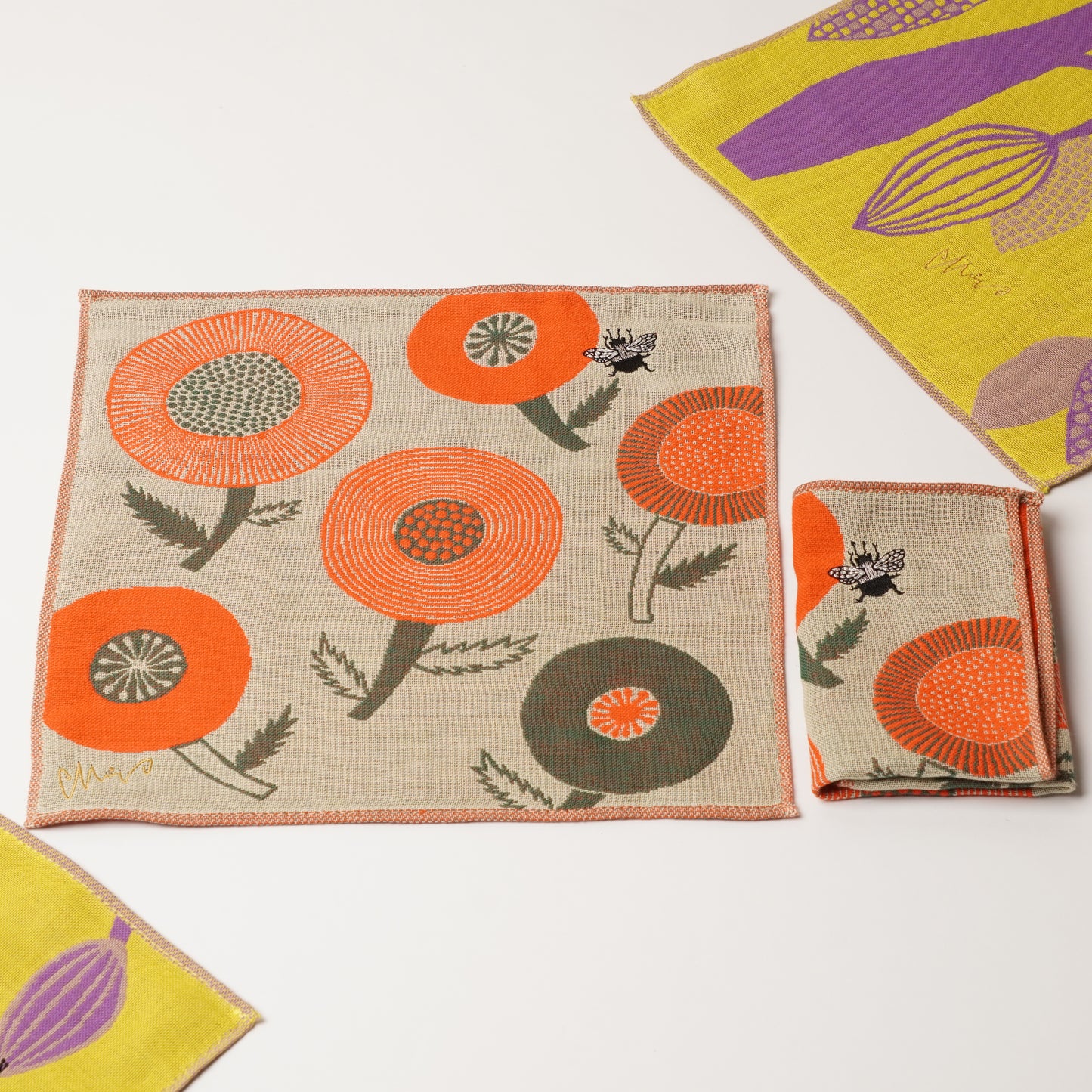【moritaMiW】Hand Towel - Carpenter Bee