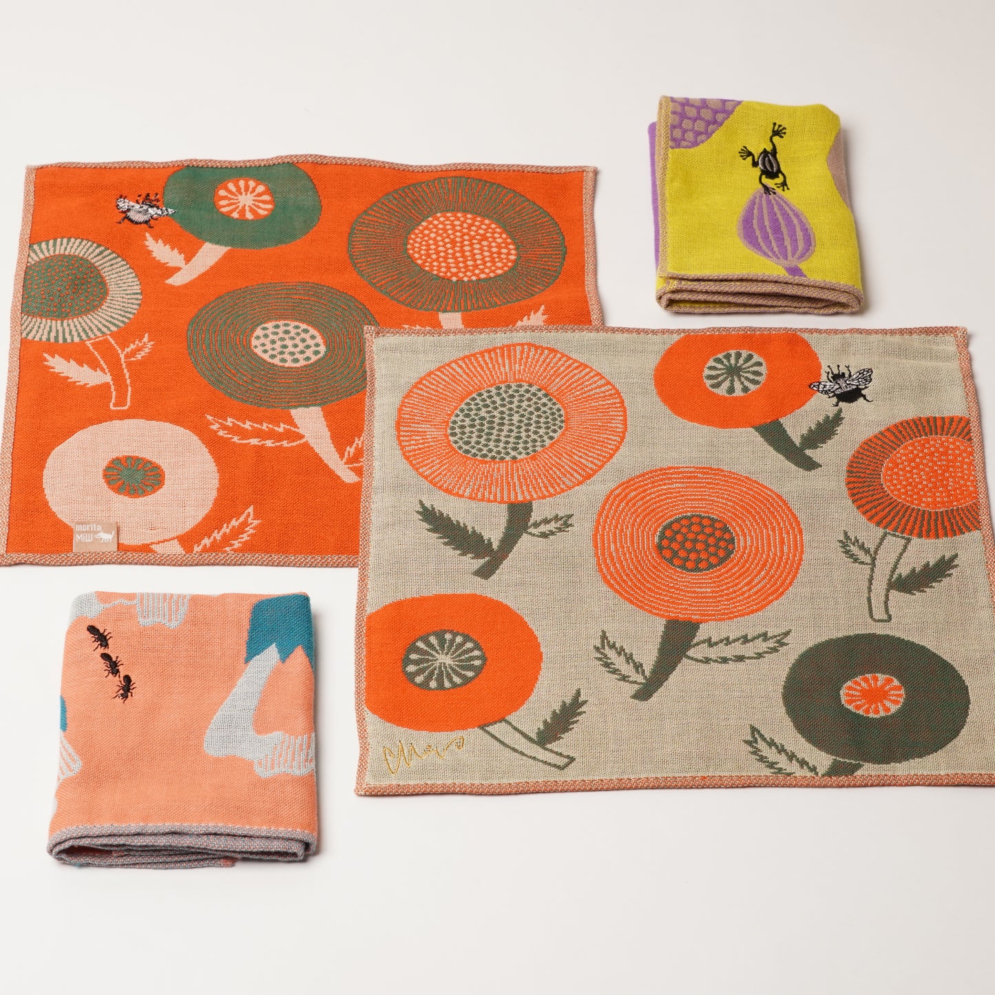 【moritaMiW】Hand Towel - Carpenter Bee