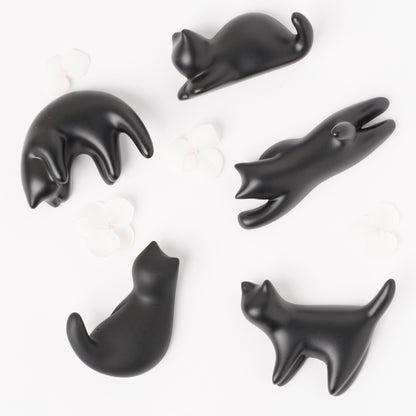 Cat magnet key hanger stopping
