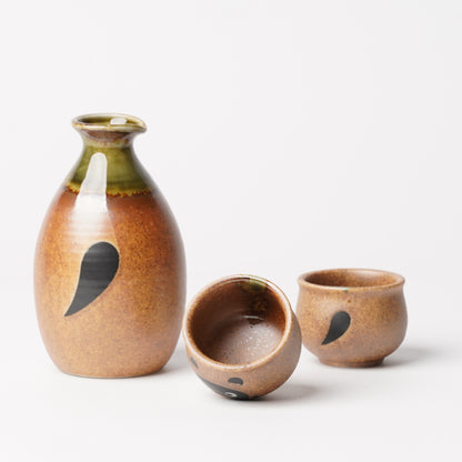 Tanuki Glaze Sake Set - Mino Ware Tokkuri and Cups