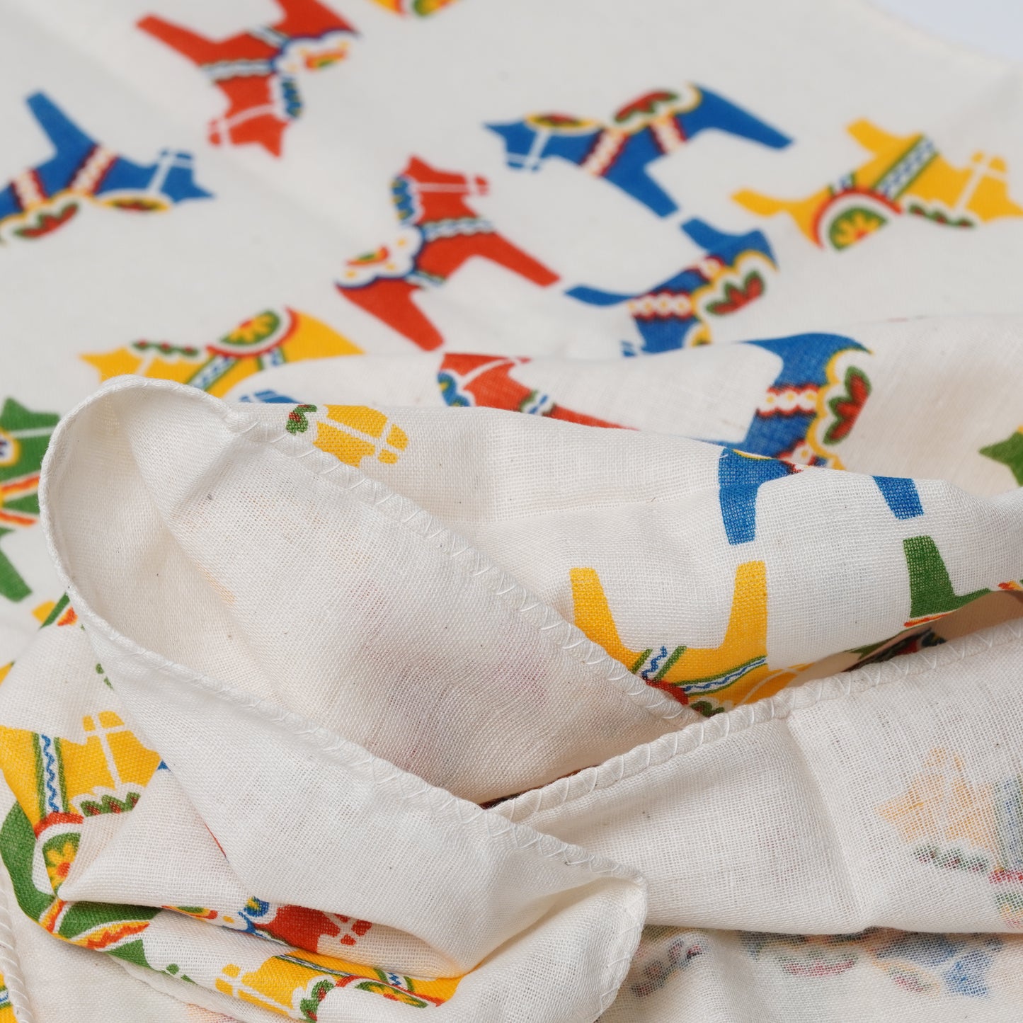 Double Gauze Tenugui Towel - Dala Horse Pattern