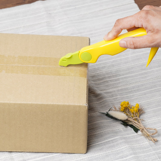 Easy-Open Tool with Folding Cutter for Cardboard Boxes