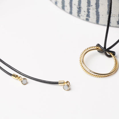 2-Way Magnetic Glass Holder Necklace - Melody Accessory