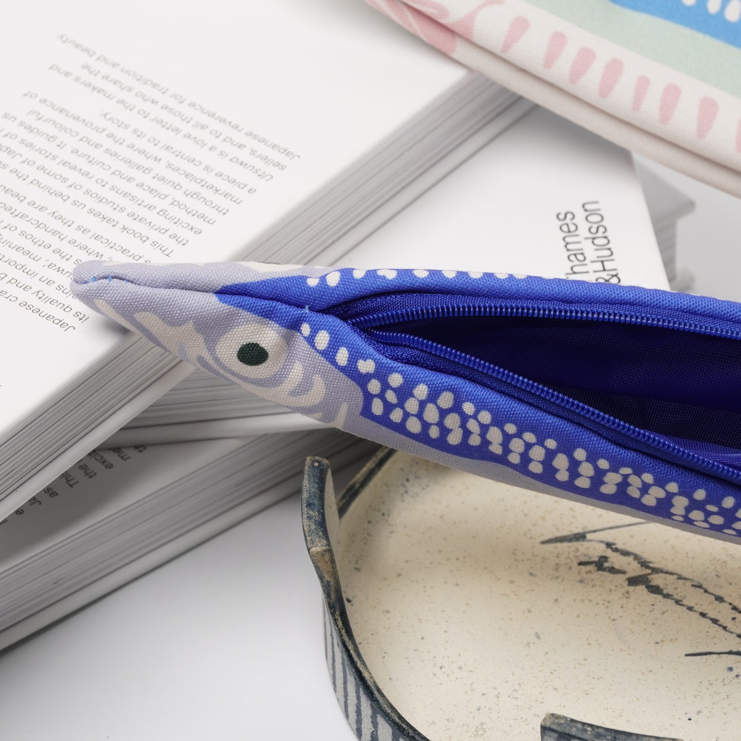 EL COMMUN OSAKANACASE Fish Pen Case