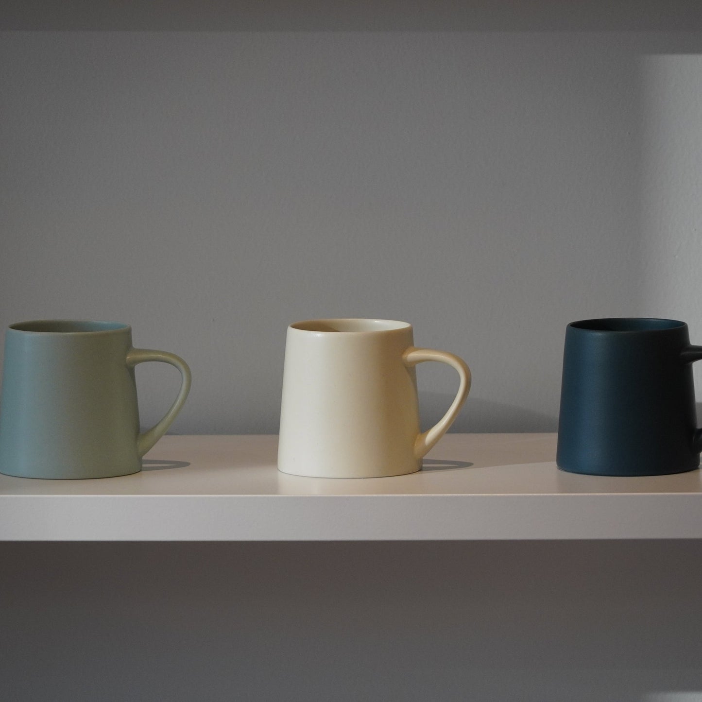 KANEAKI SAKAI POTTERY  flat L mug cobalt