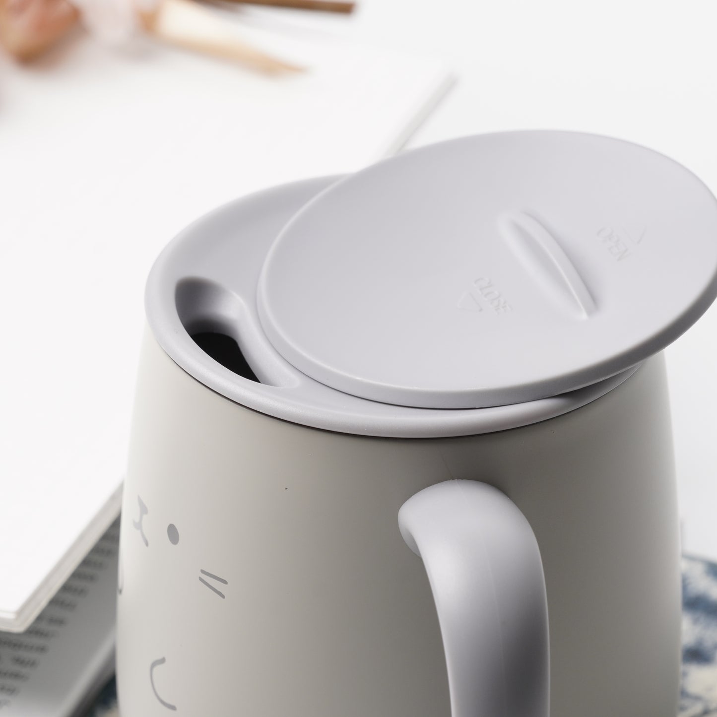 Lidded Stainless Steel Insulated Mug with Handle - Cat