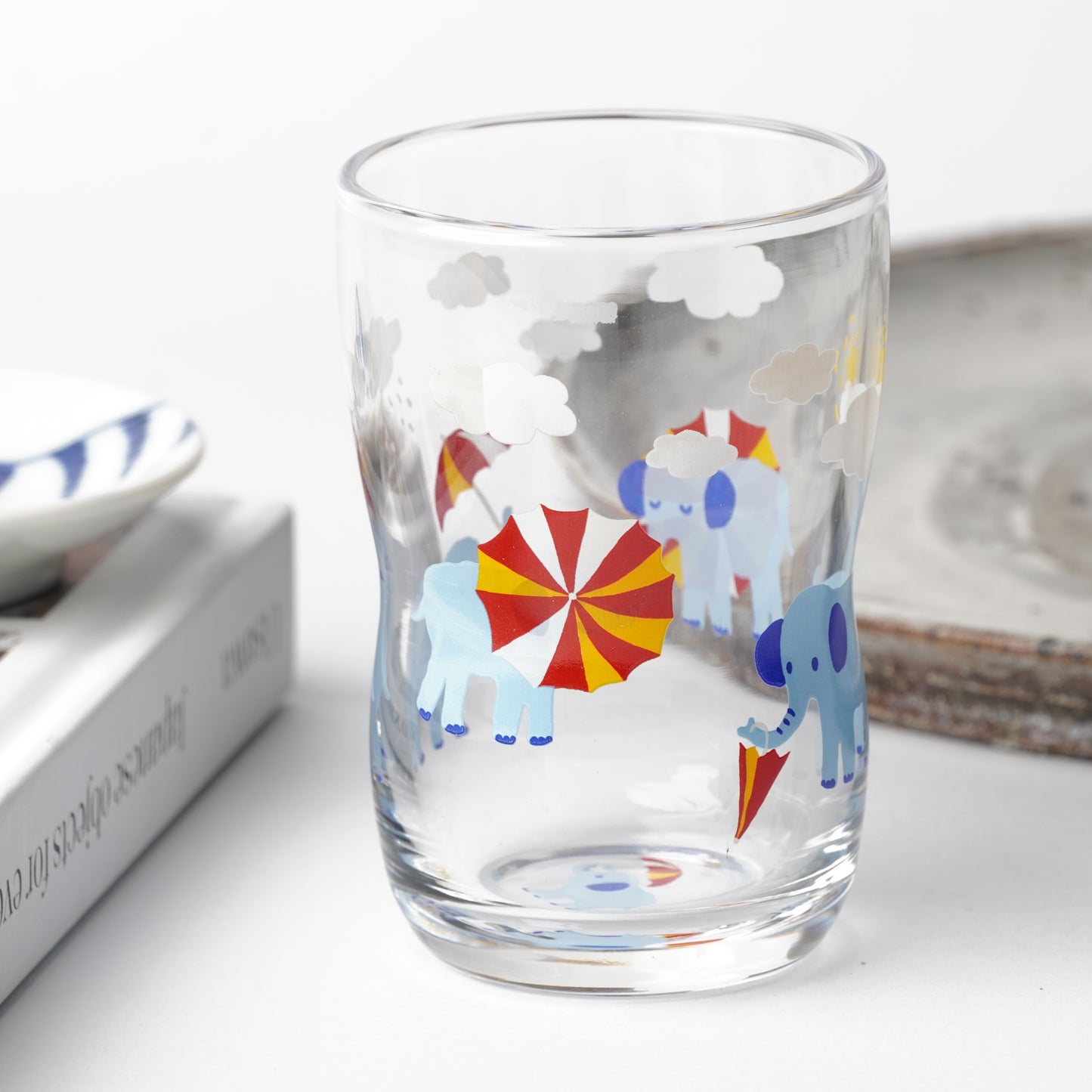 Tsuyoiko Glass M "Hide-and-Seek Elephant"