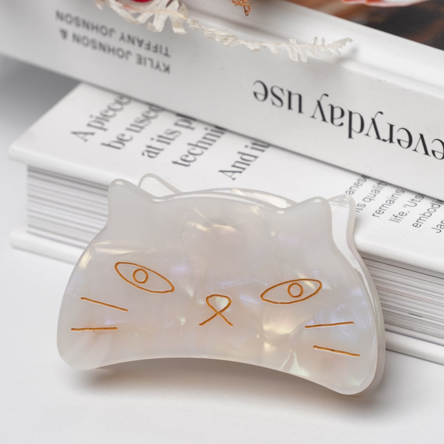 Cat Face Hair Clip – Resin & Metal Alloy