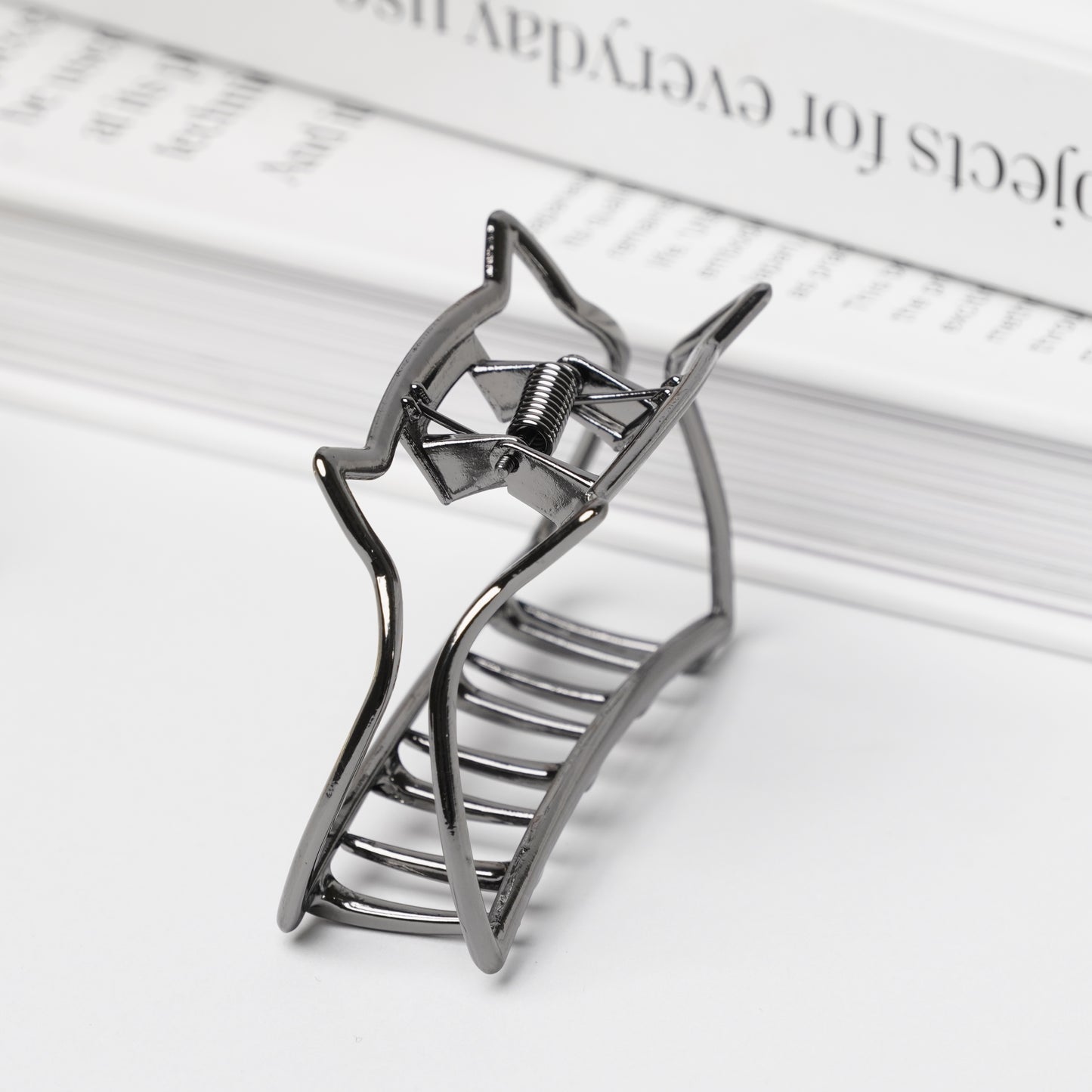 Cat Motif Metal Hair Clip – Gold and Silver