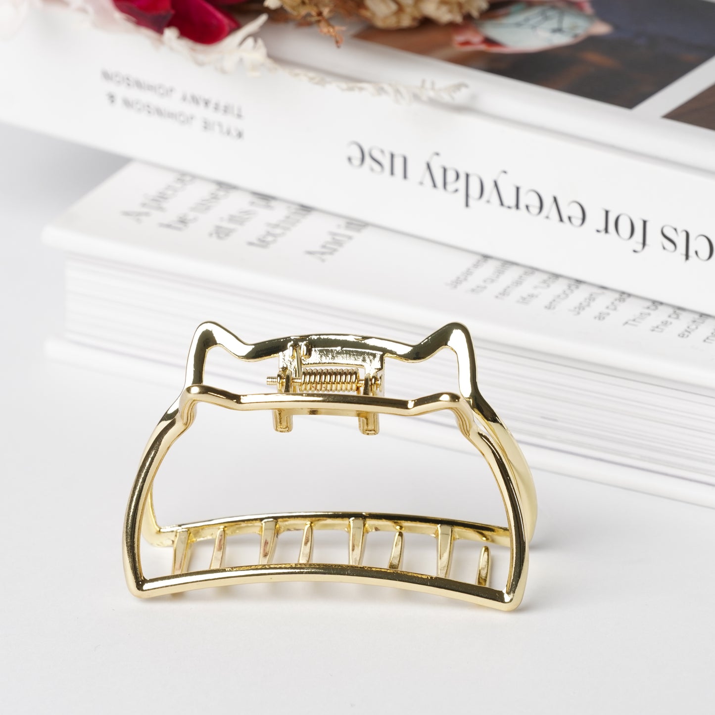 Cat Motif Metal Hair Clip – Gold and Silver