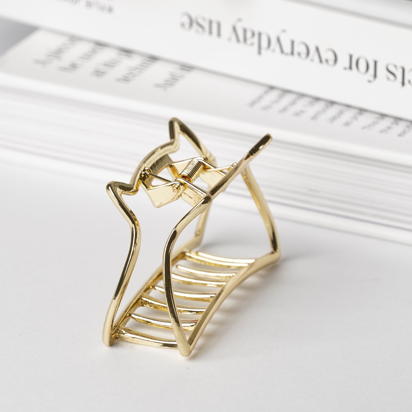 Cat Motif Metal Hair Clip – Gold and Silver