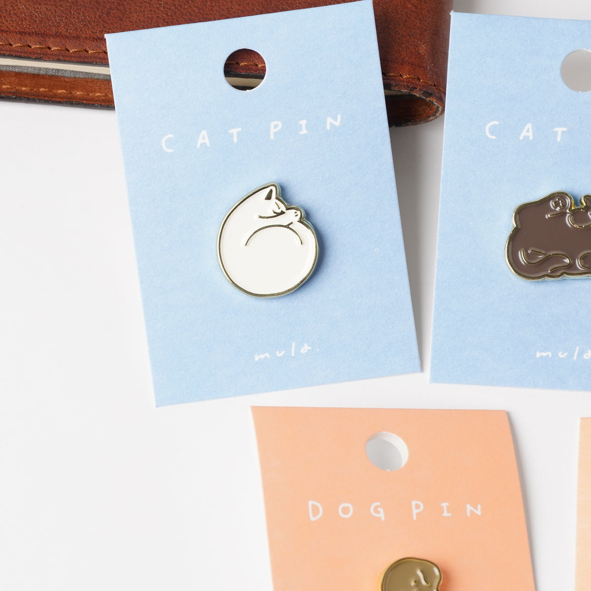 Mula Cat Pin Badge | Nyanmonite