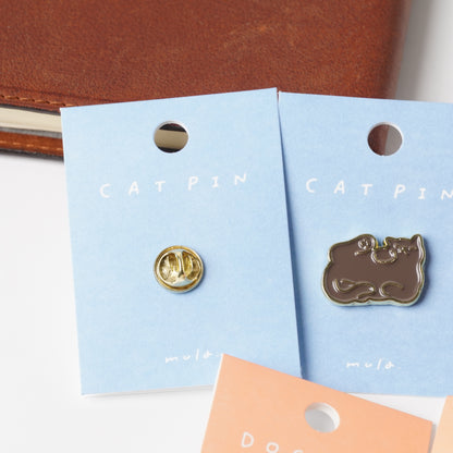 Mula Cat Pin Badge | Surprised Cat Kyoton