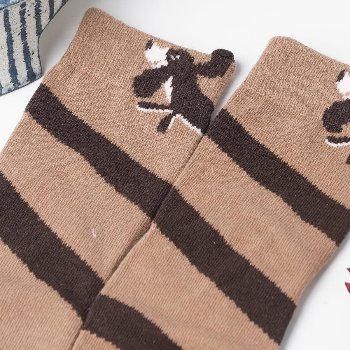 Kusetsuyo Mejirooshi Socks – Mocha Dachshund