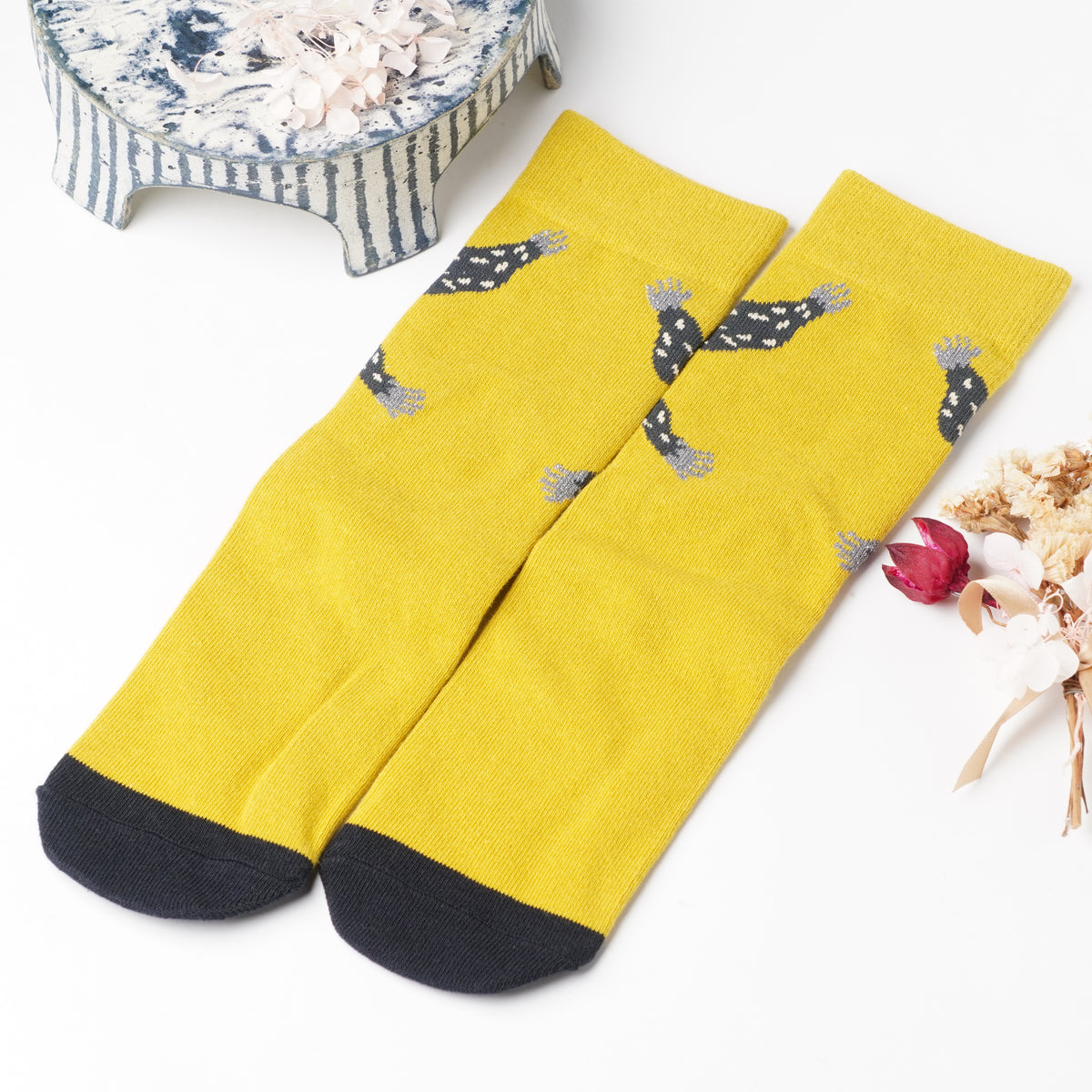 Kusetsuyo Gorilla Mustard Socks