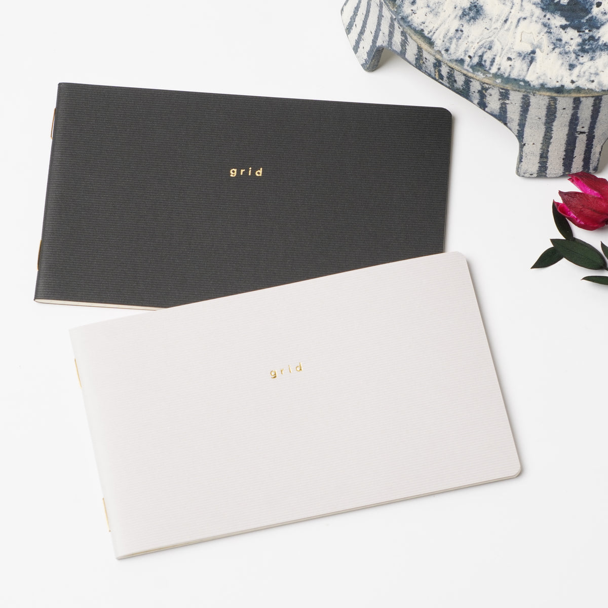 isshoni. Desk Grid Notebook PC13
