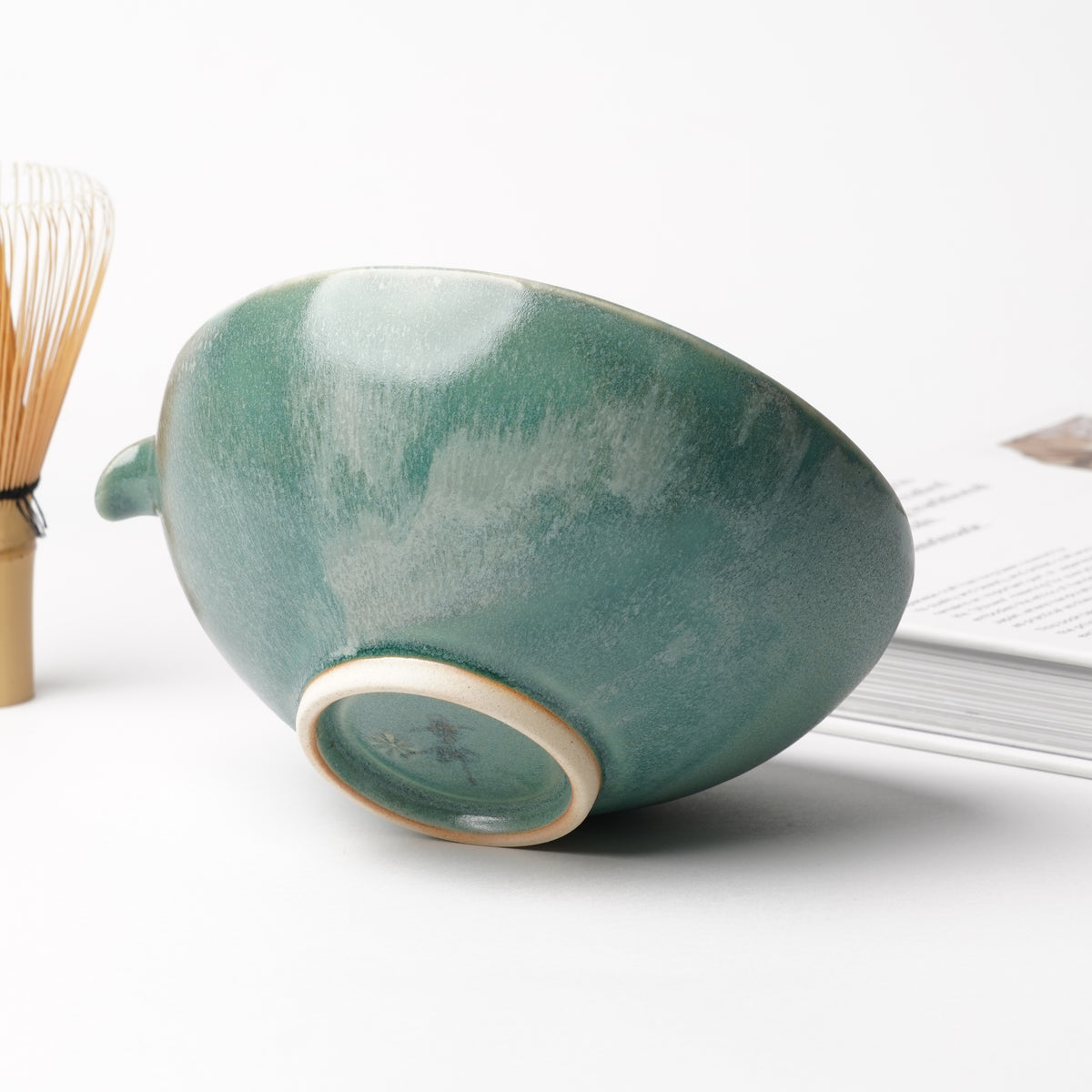 Hasamiyaki Ware Spouted Bowl