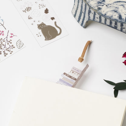 HONTOWATASHI Clear Bookmark – Cat Bookshelf