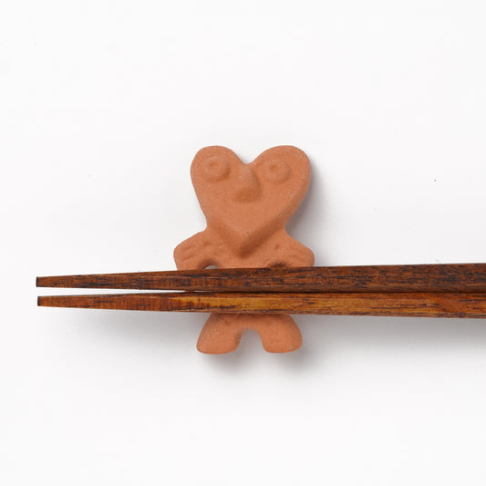 Ihoshiro Kiln Chopstick Rest – Heart Dogu